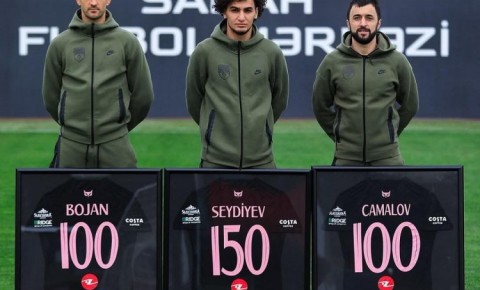 "Sabah"ın 3 futbolçusuna xatirə forması verildi