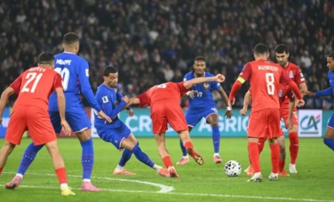 Fransa futbol oynayır, bəs biz?
