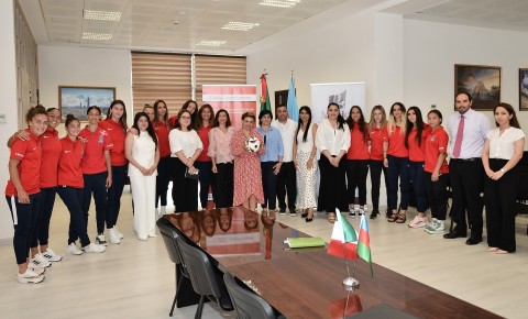 Meksika səfiri millimizin futbolçuları ilə görüşüb