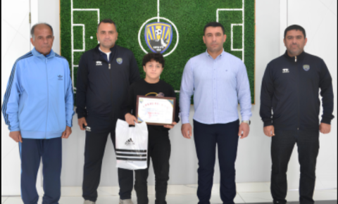 “Kəpəz” rəhbərliyi onu mükafatlandırdı