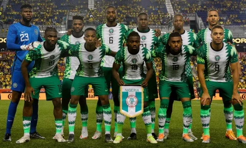 Nigeriya millisini Beninə aparan təyyarə təcili eniş edib