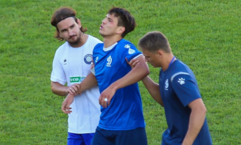 Rusiyalı futbolçu vurduğu qolu qeyd edərkən ciddi zədələnib
