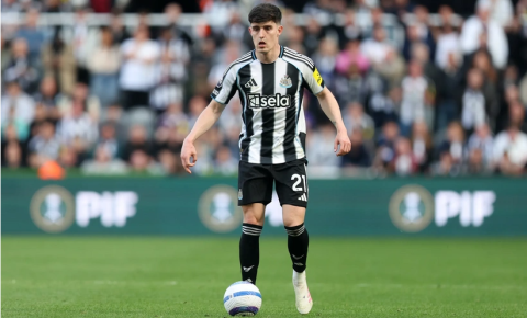 "Mançester Siti" ingiltərəli müdafiəçi ilə maraqlanır