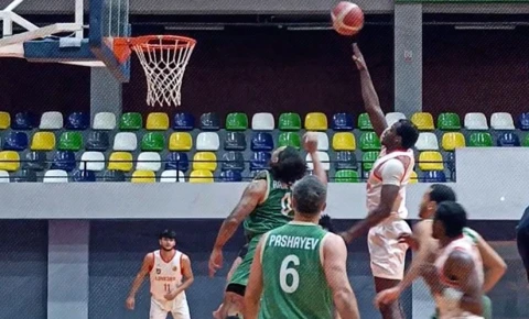 Cənub təmsilçisi "doğma divarlar" arasında məğlub oldu