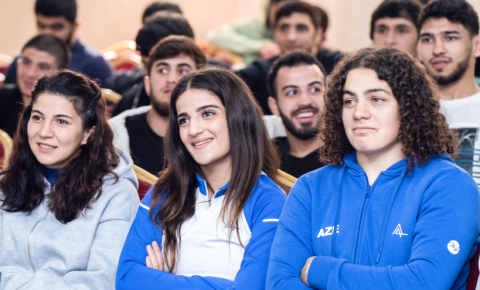 Güləşçilər üçün seminar