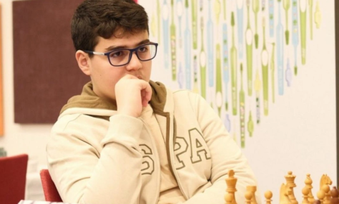 Türkiyəli şahmatçı Maqnus Karlsenin rekordunu yeniləyib