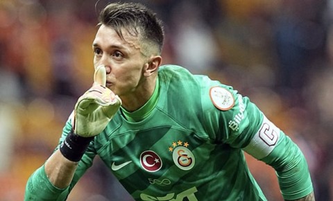 "Qalatasaray"dan ayrılan qapıçının yeni klubu müəyyənləşdi