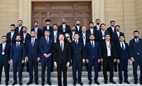 Prezident İlham Əliyev Azərbaycan millisinin üzvlərini qəbul edib