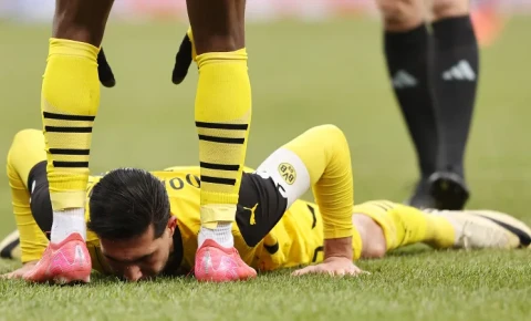 Trampın “sağ əli” stadiona gəldi, snayperlər hərəkətə keçdi