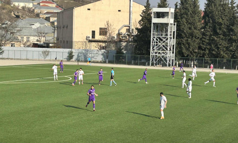 "Şirlər" "kimyaçılar"a qarşı - Oyun başladı