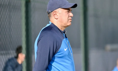 Elxan Abdullayev: "Həmişə güclü komandalarla qarşılaşmağın tərəfdarı olmuşam"