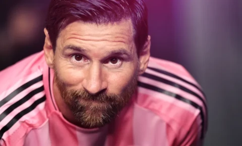 Messi ayın oyunçusu seçilməklə yeni rekorda imza atıb
