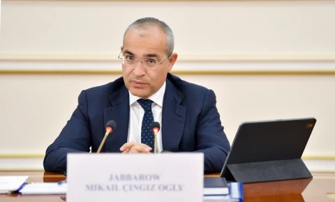 Mikayıl Cabbarov Osman Nurmaqomedovu təbrik etdi