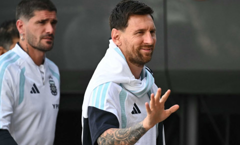 Messi "Barselona"nın "XXI əsrin ən yaxşı oyunçusu" mükafatına layiq görülüb