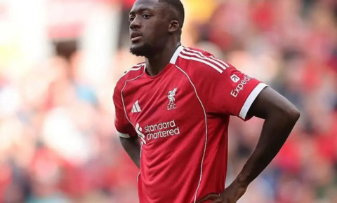 "Liverpul"un müdaffiəçisi "Real"a keçməyəcək