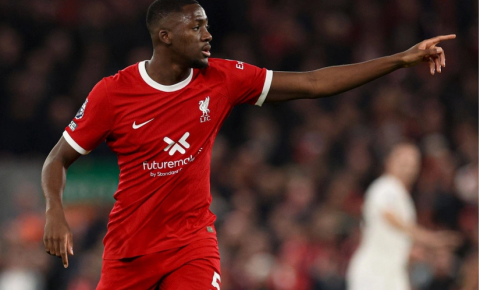 "Liverpul" klubu futbolçusunun qarşısına şərt qoyub