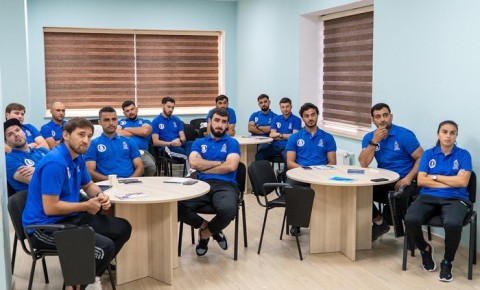B kateqoriyası almaq istəyənlər məşqçilər I modula qatılıb