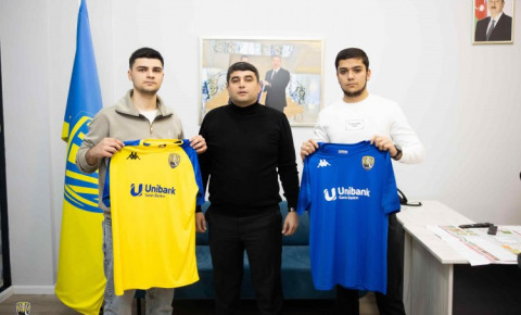 "Kəpəz" azarkeşlərinə forma hədiyyə olundu