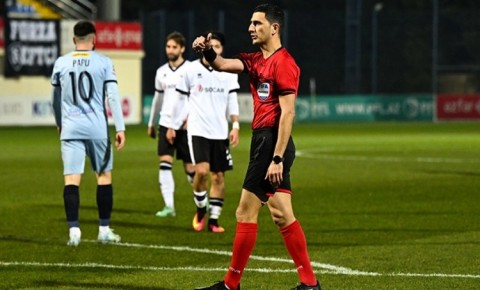 Ağayev "Fiorentina"nın forvardını meydandan qovdu