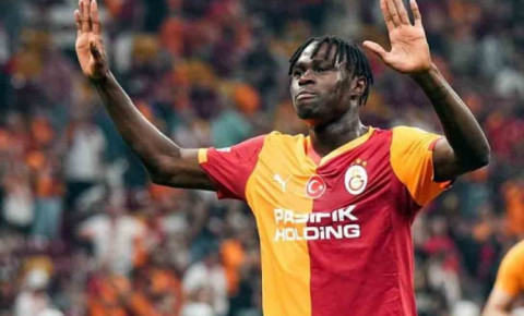 "Qalatasaray"ın müdafiəçisi derbidə zədələndi