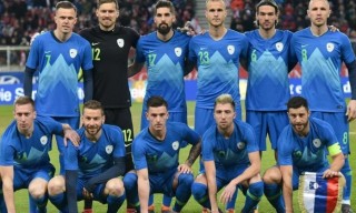 Sloveniyanın baş məşqçisi 30 futbolçudan 26-nı Almaniyaya aparacaq