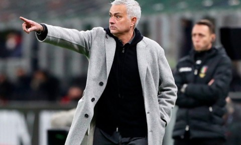 Yeni transferin davranışı Mourinyonu özündən çıxartdı