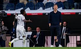 Vinisius Junior və Xabi Alonso "dostluq görüşü" keçiriblər