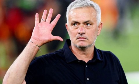 Mourinyo “Fənərbağça”dakı gələcəyi ilə bağlı sualdan yayındı