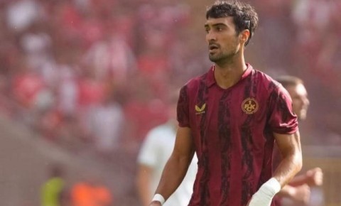Mahir Emreli üçün "Roma" qarşısında 45 dəqiqə
