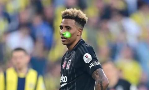 "Beşiktaş"ın futbolçusunun gözünə lazer tutan şəxsə 1 illik cəza verildi