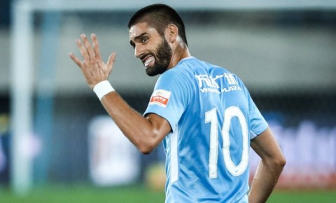 Tanınmış futbolçu Avropaya qayıtmağa hazırlaşır