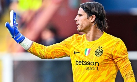 İsveçrəli qolkiper həftənin futbolçusu  oldu