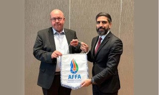 Rövşən Nəcəf UEFA-nın İcraiyyə Komitəsinin üzvü ilə görüşüb