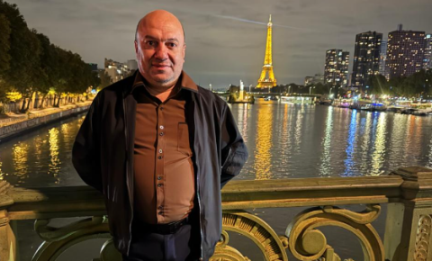 “Eyfelin işıqları altında: Millinin Paris macərası”