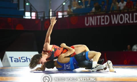 Üç güləşçimiz Avropa çempionatının gümüş medalını qazanıb