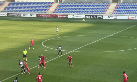 "Araz-Naxçıvan" "Karvan-Yevlax"ı qonaq edir - Oyun başladı