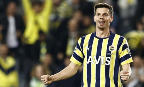 “Beşiktaş” “Fənərbaxça”nın futbolçusunu istəyir