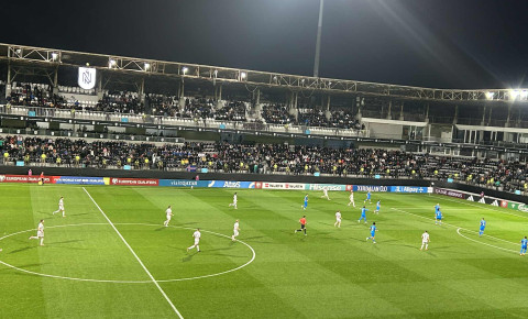 İslandiya hesabı açdı