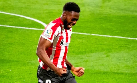 Futbolçunu təhqir etdi, bir il azadlıqdan məhrum olundu