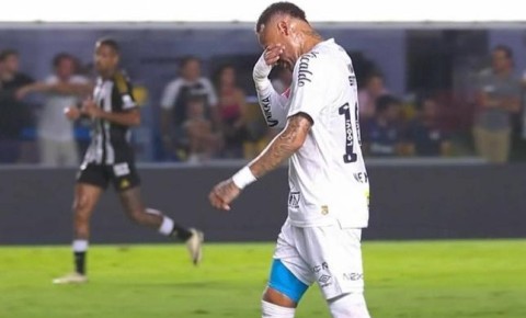 Neymar əsəbiləşdi