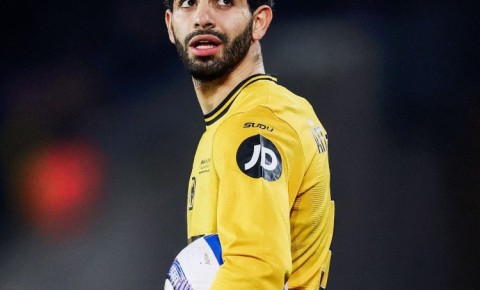 "Mançester Siti" 40 milyon avroya müdafiəçi transfer edir