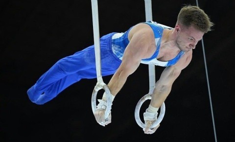 Nikita Simonov Avropa çempionatında liderliyə yüksəlib