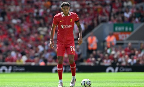“Bayer” “Liverpul”un müdafiəçisini transfer etdi